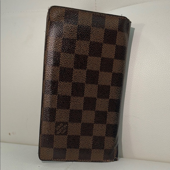 Authentic Louis Vuitton Damier checkbook holder - Picture 2 of 8
